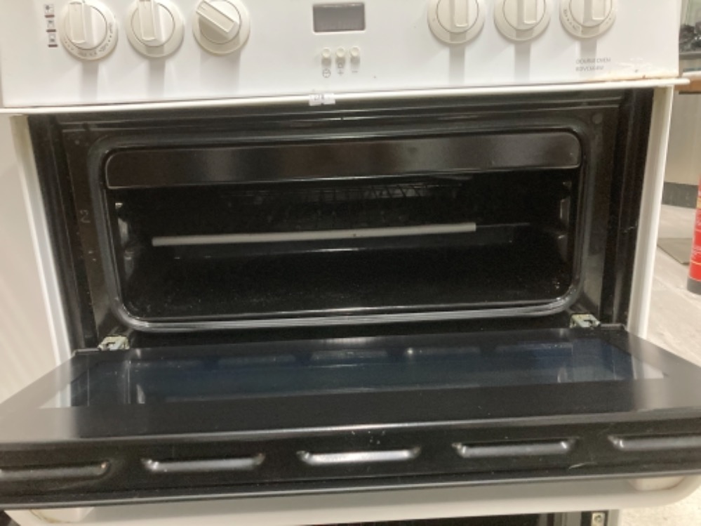 A BEKO ELECTRIC OVEN IN WHITE - Image 2 of 3