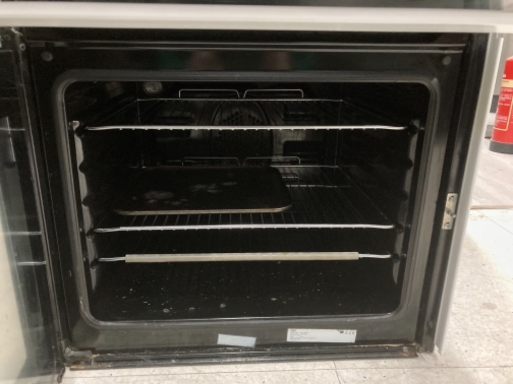A BEKO ELECTRIC OVEN IN WHITE - Image 3 of 3