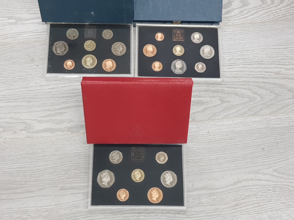 3 ROYAL MINT UK PROOF SETS DATING 1983 1985 AND 1986 ALL IN ORIGINAL CASES WITH CERTS - Image 2 of 2