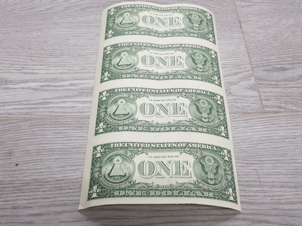 AN UNCUT STRIP OF 4 USA ONE DOLLAR BILLS - Image 2 of 2