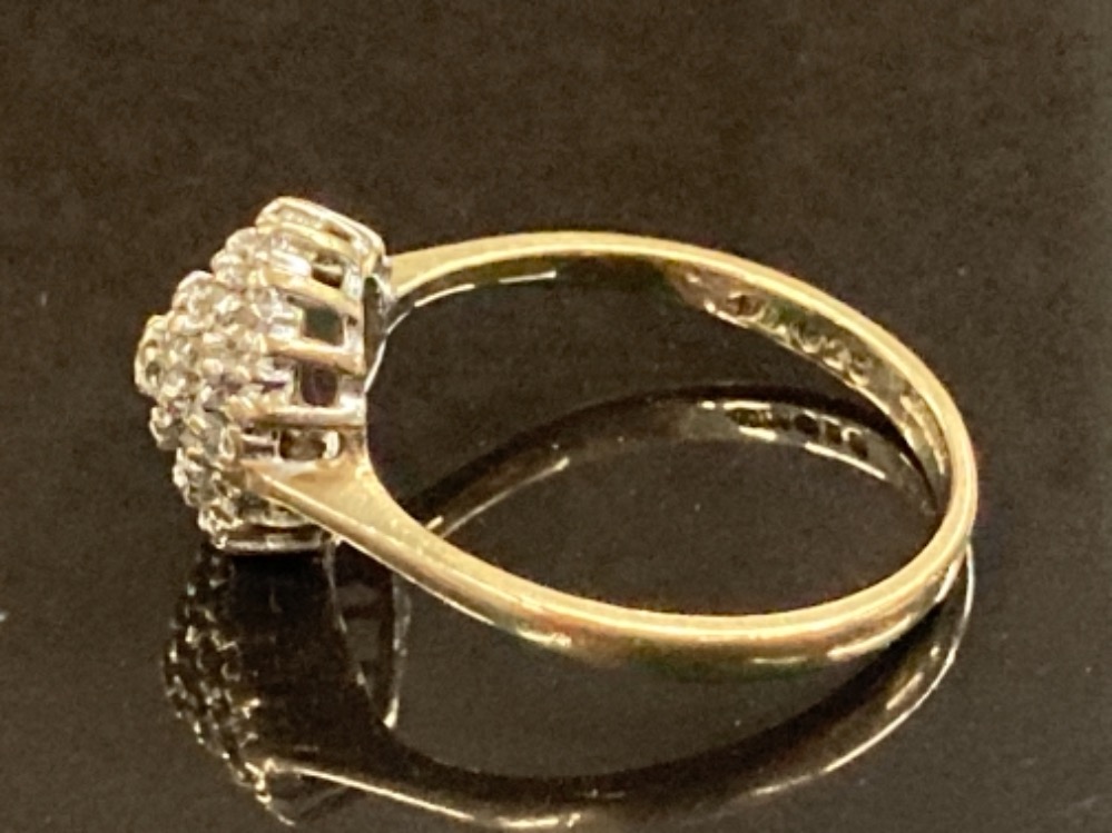 9CT YELLOW GOLD AND DIAMOND CLUSTER RING COMPRISING OF THREE ROWS OF SMALL ROUND CUT DIAMONDS IN A - Image 2 of 3