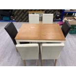 A MODERN EXTENDING DINING TABLE WITH OAK EFFECT TOP 120 X 80CM (NOT EXTENDED) TOGETHER WITH SIX