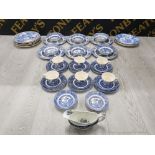 A 32 PIECE BLUE AND WHITE IRONSTONE TEA AND DINNER SERVICE TOGETHER WITH RINGTONS BLUE AND WHITE