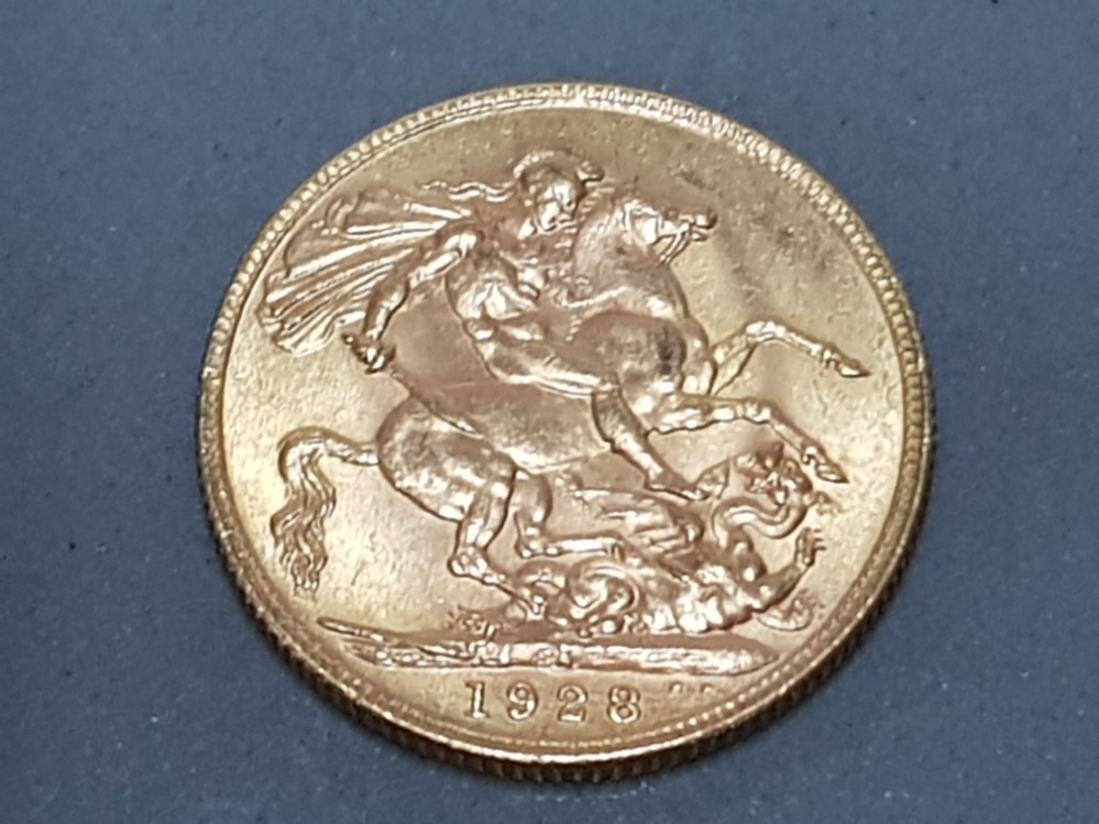 22CT GOLD 1928 FULL SOVEREIGN STRUCK IN SOUTH AFRICA