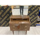 A RETRO WALNUT EFFECT DRESSING TABLE WITH TWO DRAWERS 72 X 117 X 38.5CM