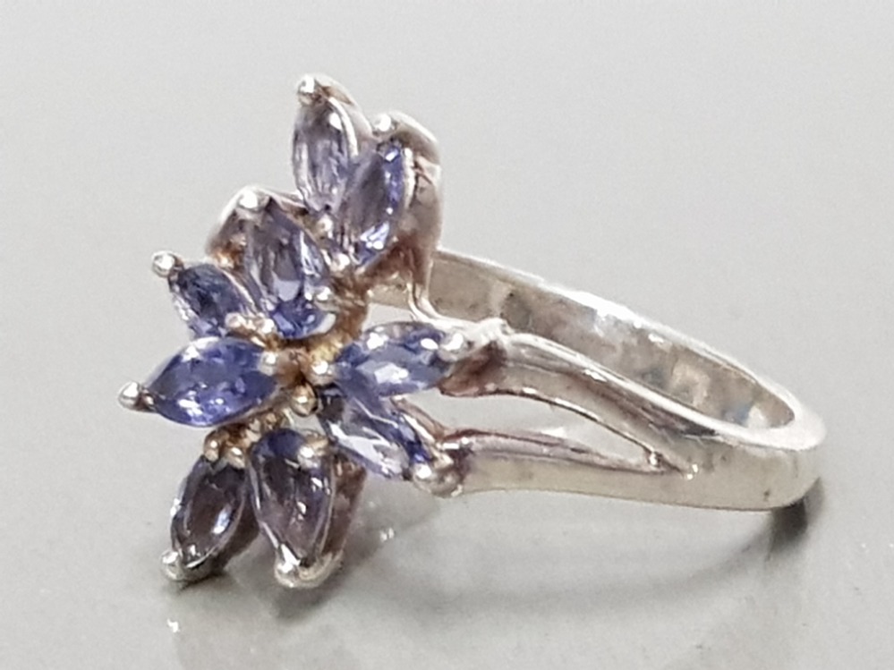 925 STERLING SILVER 9 STONE TANZANITE CLUSTER RING SIZE R1/2 GROSS WEIGHT 3.7G - Image 3 of 4