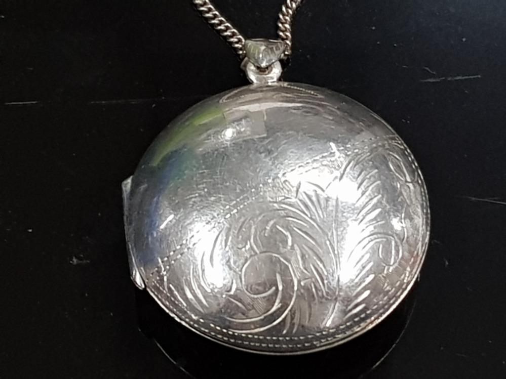 EXTREMELY LARGE 45 MM DIAMETER 17.7 GRAMS LOCKET OR PILL SAFE ON LONG 12 CM 925 SILVER CHAIN TOTAL