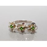 925 STERLING SILVER 3 CHROME DIOPSIDE FLOWER HEAD RING SIZE R GROSS WEIGHT 3.3G