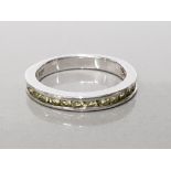 925 STERLING SILVER 17 STONE PERIDOT HALF ETERNITY RING SIZE P1/2 GROSS WEIGHT 3.2G