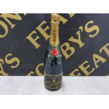 1983 MOET AND CHANDON VINTAGE BRUT CHAMPAGNE