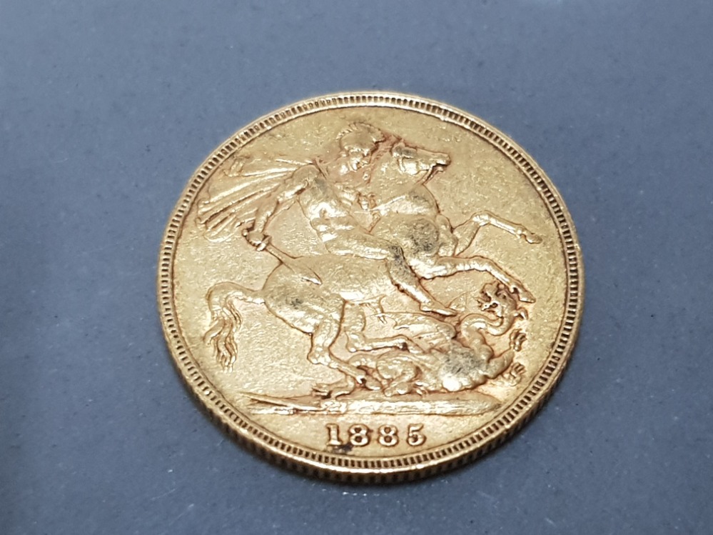 22CT GOLD 1885 QUEEN VICTORIA YOUNG HEAD FULL SOVEREIGN