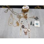 MISCELLANEOUS COSTUME JEWELLERY TO INCLUDE SEIKO WATCH OPAL AND WHITE METAL PENDANT ETC