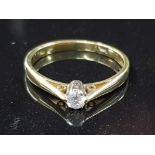 18CT YELLOW GOLD DIAMOND SOLITAIRE RING COMPRISING OF A ROUND BRILLIANT CUT DIAMOND SIZE K GROSS