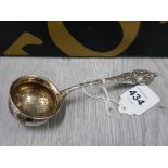 HIGHLY DECORATIVE ANTIQUE INDIAN 800 STD SILVER TEA STRAINER MARKED , 28.4.08 25.4 GRAMS