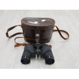 A PAIR OF 6X30 CANON BINOCULARS IN ORIGINAL CANON CASE