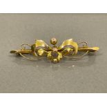 9CT GOLD FANCY ORNATE BROOCH 2.1G