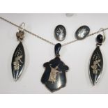 CASED SUITE OF STERLING SILVER THAI NIELLO COMPRISING OF A NECKLACE AND 2 PAIRS OF EARRINGS