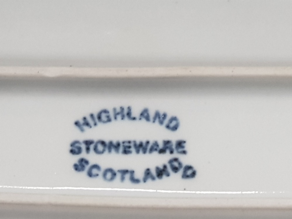VARIOUS POTTERY AND GLASSWARE INCLUDING HIGHLAND STONEWARE SCOTLAND, PRATT FENTON OLD CREEK CANDLE - Image 9 of 11