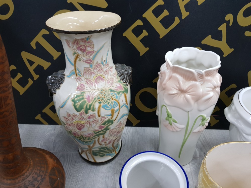 COLLECTION OF POTTERY AND CERAMIC VASES INCLUDES LIMOGES AUTHENTIQUE, ANNE TAYLOR ROMANIA AND - Image 12 of 12