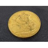22CT GOLD QUEEN VICTORIA YOUNG HEAD FULL SOVEREIGN 1886