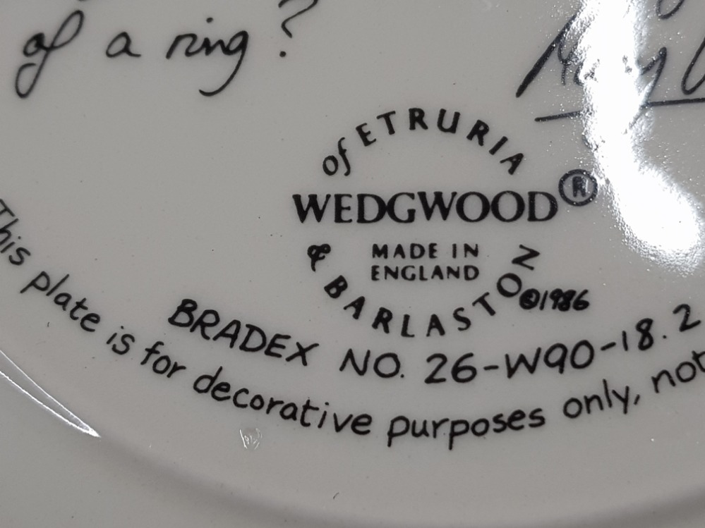 20 COLLECTORS PLATES INCLUDES WEDGWOOD, RECO AND LIMOGES- JURGOT ETC - Image 7 of 9