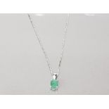 SILVER AND EMERALD PENDANT ON CHAIN GROSS 2.1G