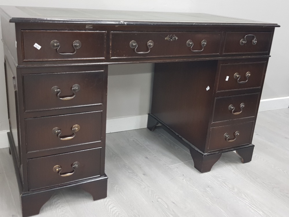 A REPRODUCTION MAHOGANY LEATHER TOPPED DESK - Image 3 of 3