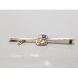 9CT YELLOW GOLD SWEETHEART BROOCH SET WITH BLUE SAPPHIRE AND 2 PEARLS IN A FLOWER AND LEAF PATTERN