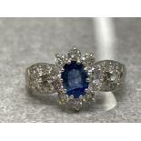 9CT WHITE GOLD DIAMOND SAPPHIRE CLUSTER RING 3.4G SIZE N