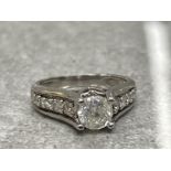 WHITE GOLD DIAMOND SOLITAIRE RING WITH DIAMOND SHOULDERS 4.8G SIZE K