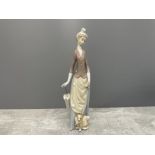 LLADRO 4761 LADY BOULEVARD IN ORIGINAL BOX