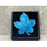 LOVELY DENMARK STERLING SILVER MEKA ENAMEL MAPLE LEAF BROOCH 40MM BRIGHT BLUE