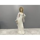 LLADRO 4934 DAINTY LADY IN ORIGINAL BOX