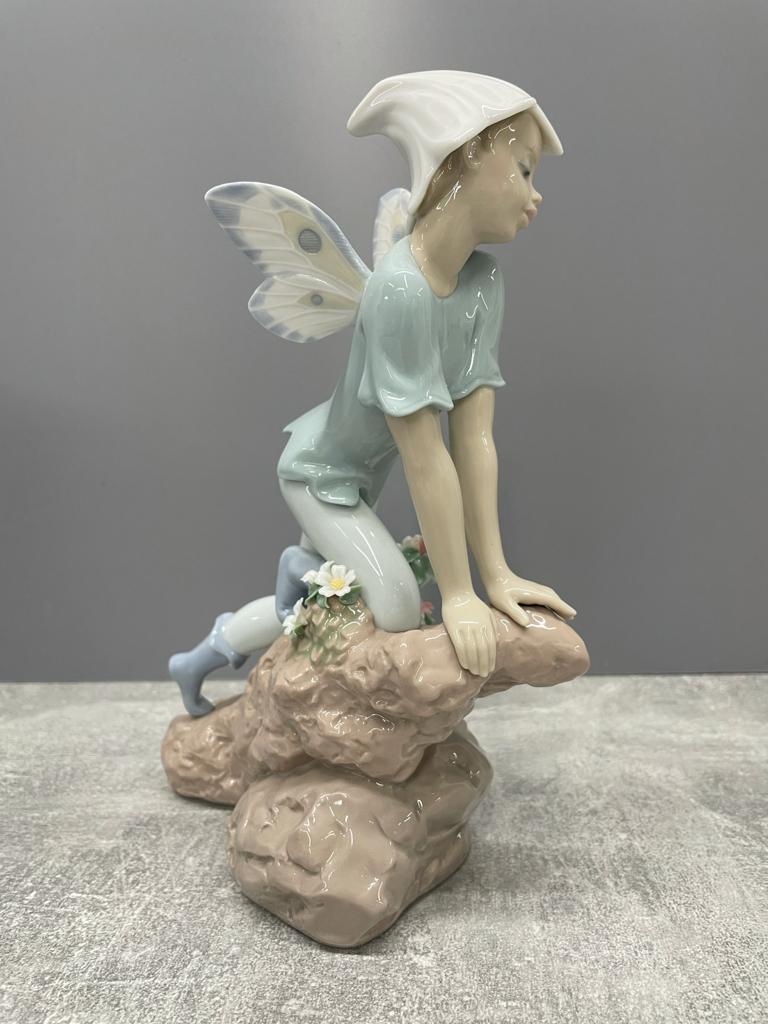 LLADRO 7690 PRINCE OF THE ELVES IN ORIGINAL BOX - Image 2 of 4