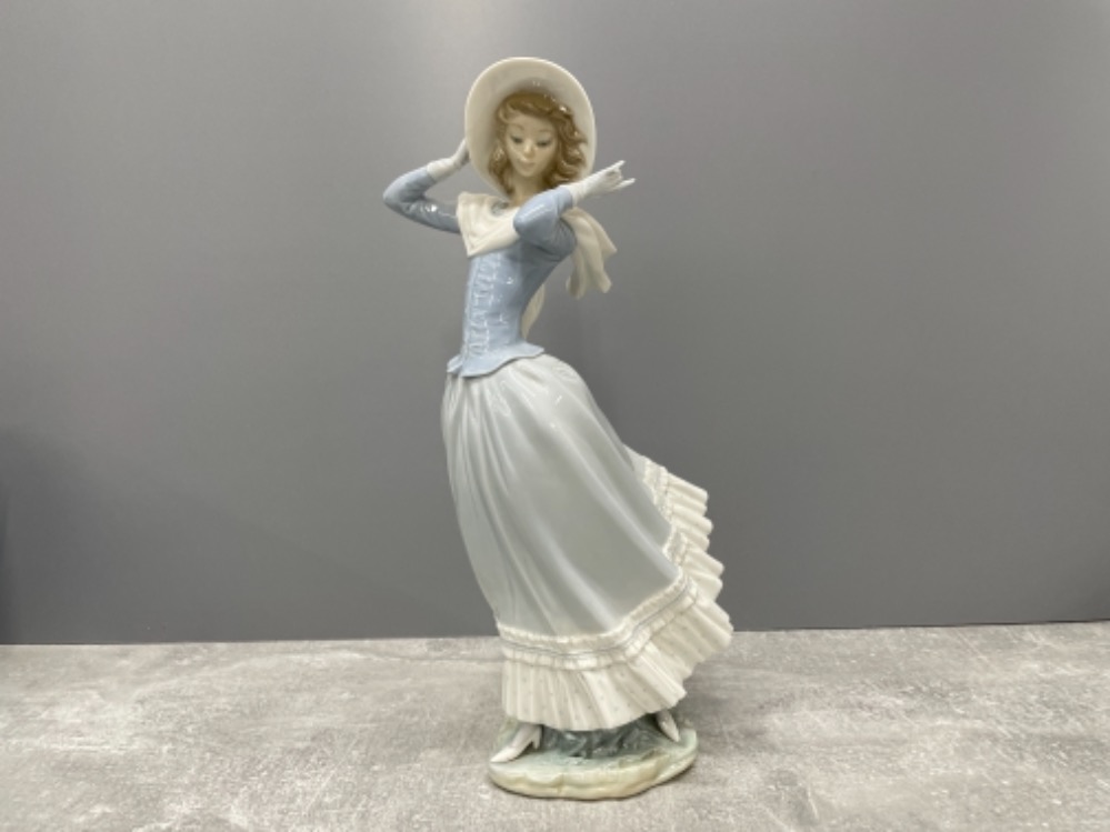 LLADRO 4936 SPRING BREEZE