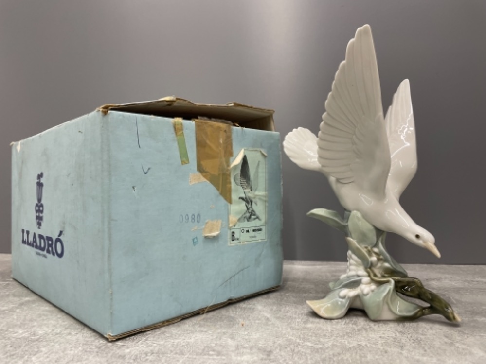 LLADRO 4550 TURTLE DOVE IN ORIGINAL BOX - Image 3 of 3