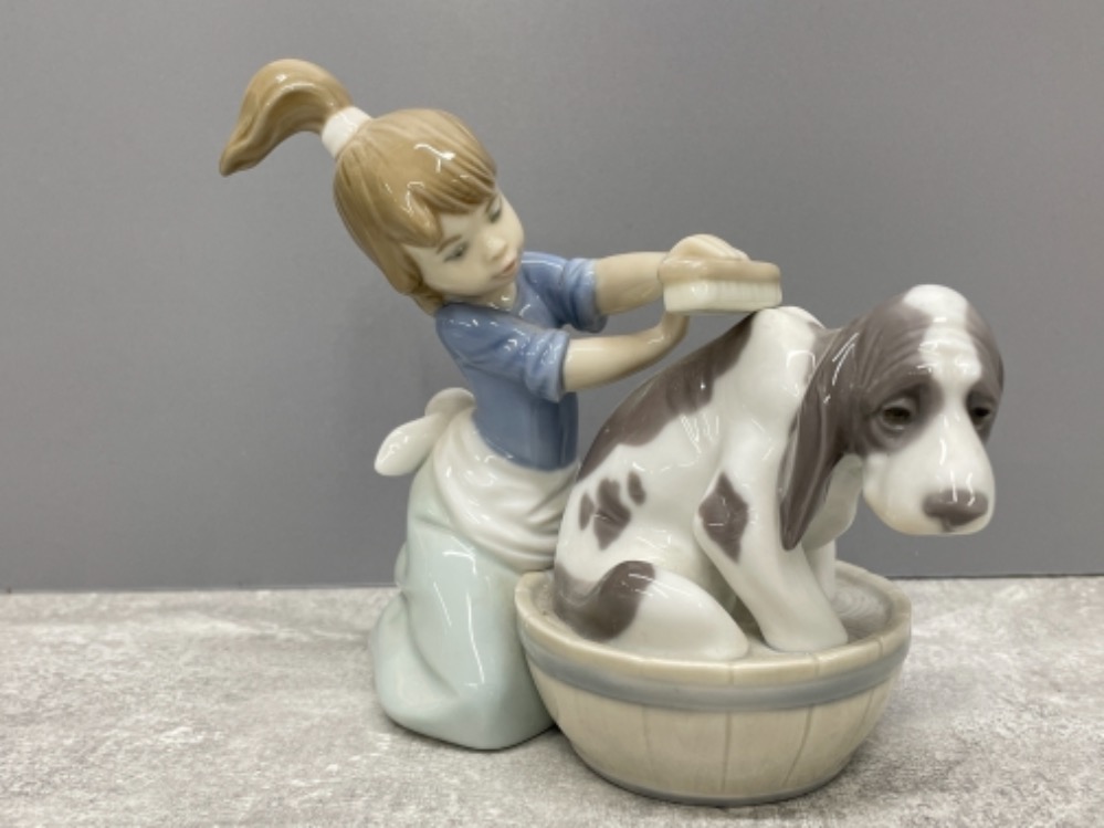 LLADRO 5455 BASHFUL BATHER