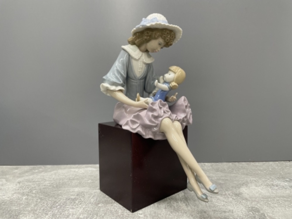 LLADRO 1379 PUTTING DOLL TO SLEEP