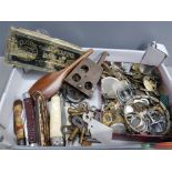 5 VINTAGE POCKET KNIVES AND SHARPENING STONE TOGETHER WITH A BUNCH OF CLOCK KEYS AND A TIN OF