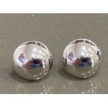 SILVER FLAT ROUND BALL STUD EARRINGS WITH BUTTERFLY BACKS 1.1G