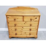 BEAUTIFUL PINE SET OF DRAWS 2 OVER 3 ON CASTORS 82 X 82 X 41 CM