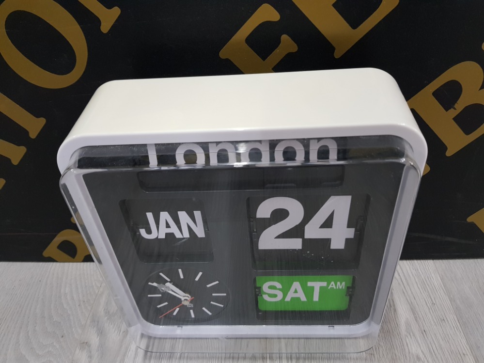 RETRO QUARTZ AUTO CALENDAR AUTO FLIP WALL CLOCK 30 CM - Image 4 of 4