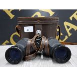 A PAIR OF CANON 6X30 BINOCULARS IN ORIGINAL CASE