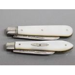 2 HALLMARKED SILVER BLADED FRUIT KNIVES WITH MOTHER OF PEARL HANDLES