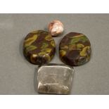 18.42CT BRAZILIAN RUTILATED QUARTZ TOGETHER WITH 37.35CT PAIR OF FROGS EYES JASPER PLUS 2.58CT