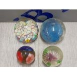 4 DECORATIVE PAPERWEIGHTS WITH FLORAL PATTERN INCLUDES MILLEFIORI ETC