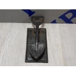 MINING INTEREST HEAVY CAST IRON DOOR KNOCKER IN THE FORM OF A PITMANS SHOVEL