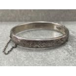 SILVER HALLMARKED PATTERNED BANGLE WITH SAFETY CHAIN