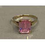 9CT YELLOW GOLD PINK STONE SOLITAIRE RING SIZE R 3G GROSS