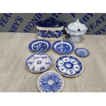 MISCELLANEOUS BLUE AND WHITE ITEMS TO INCLDUE WILLOW RINGTONS ETC